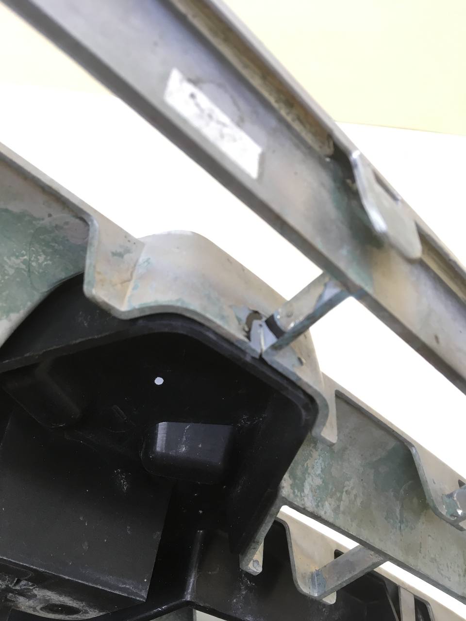 Решетка радиатора Renault Duster (HSA, HSM) 2012> Решетка радиатора Renault Duster (HSA, HSM) 2012>