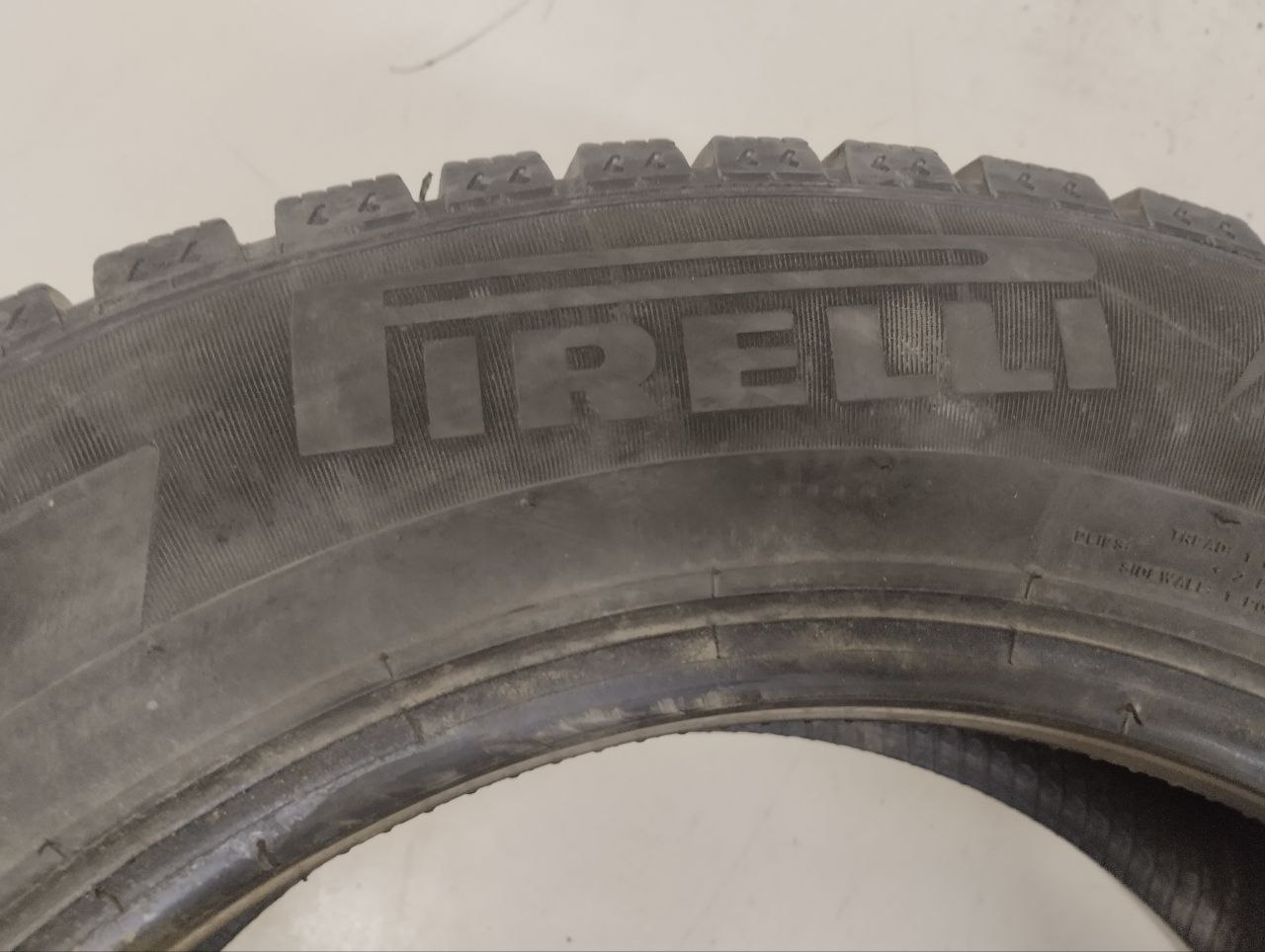 Шины к-кт R15 Зимние шипованные PIRELLI ICE ZERO.