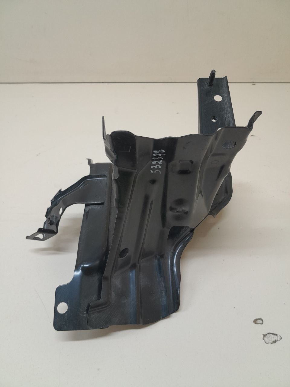 Кронштейн крепления крыла Subaru Outback (BR/B14) 2009-2014 Кронштейн крепления крыла Subaru Outback (BR/B14) 2009-2014