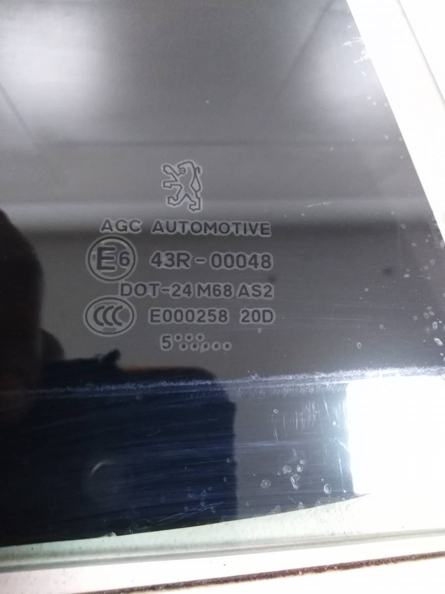 Стекло двери задней правой Peugeot 307 2001-2008