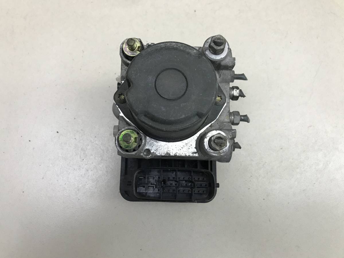 Блок ABS (насос) Toyota Opa (T10) 2000-2005