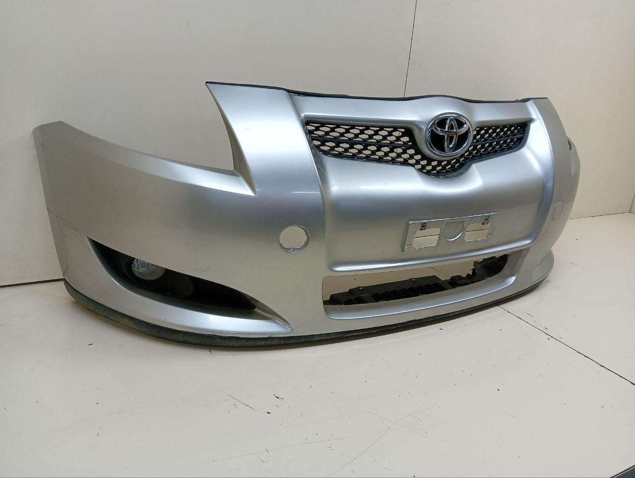 Бампер передний Toyota Auris (E150) 2006-2012 Бампер передний Toyota Auris (E150) 2006-2012