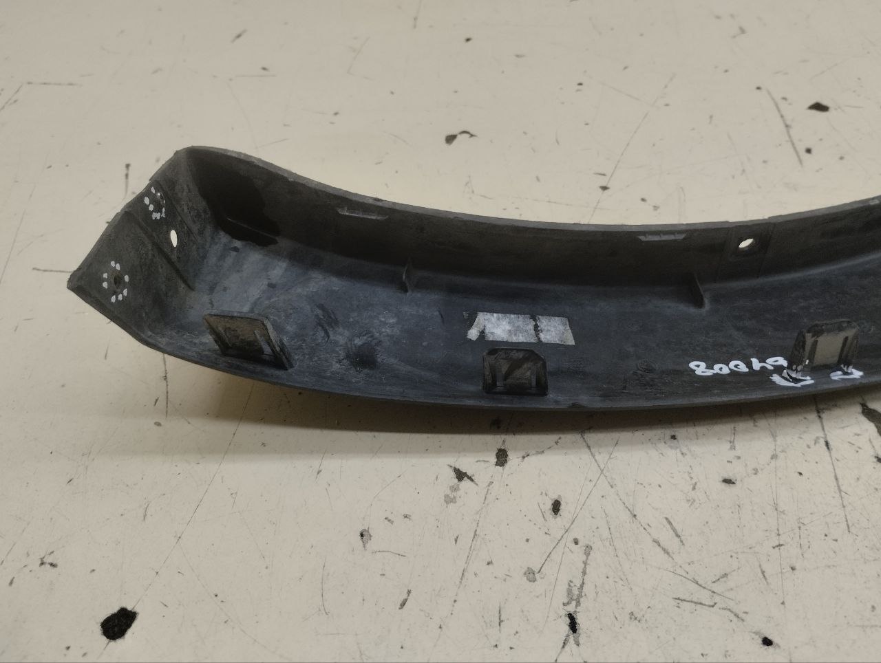 Накладка переднего бампера левая Renault Sandero Stepway (5S) 2014-2022 Накладка переднего бампера левая Renault Sandero Stepway (5S) 2014-2022