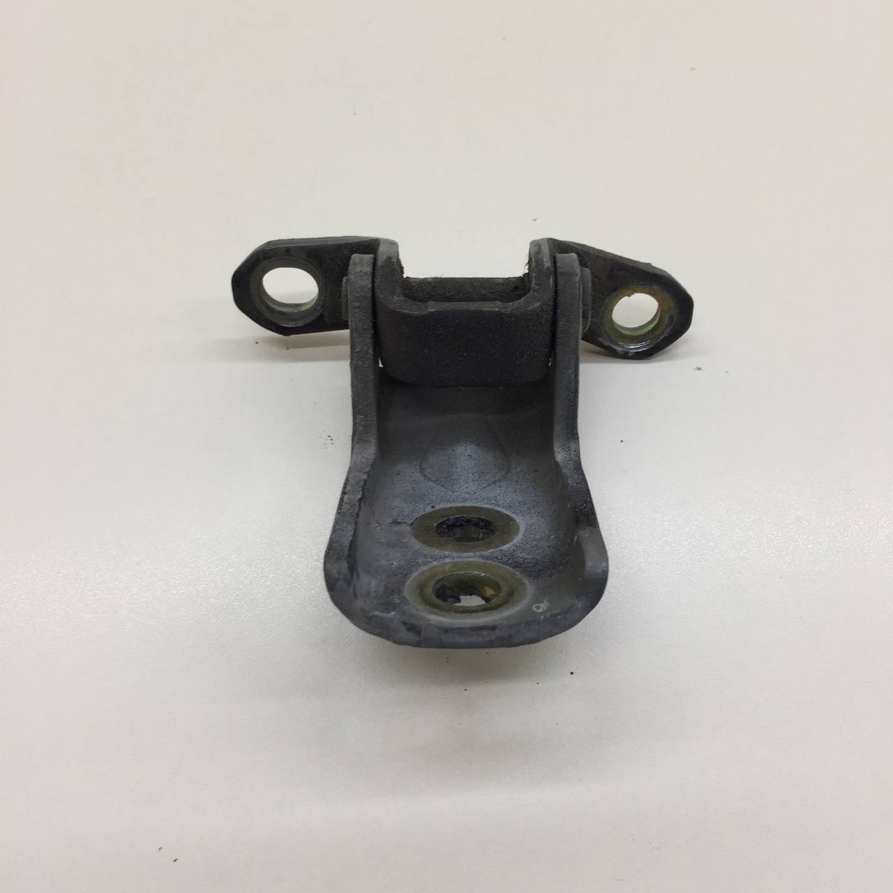 Петля двери передней правой верхняя Nissan Primera (P12) 2002-2007 Петля двери передней правой верхняя Nissan Primera (P12) 2002-2007