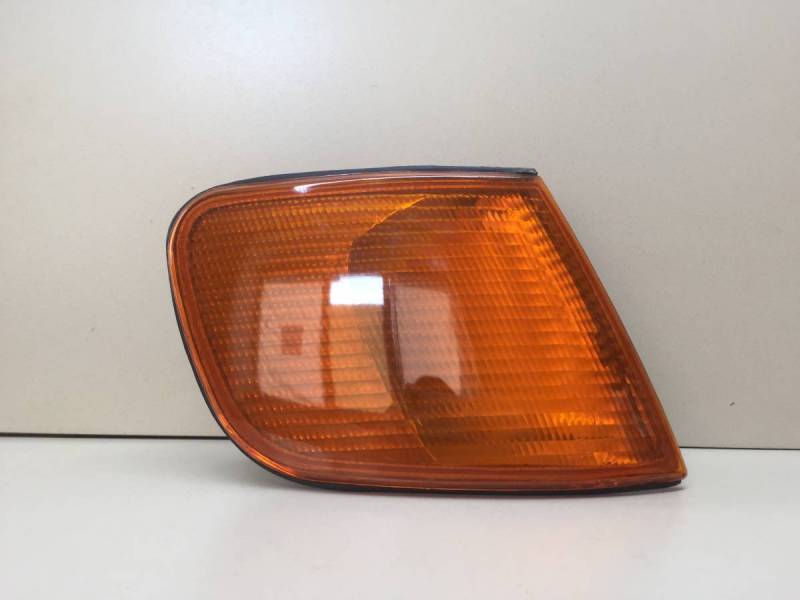 Указатель поворота правый Audi A6 (C4) 1994-1997