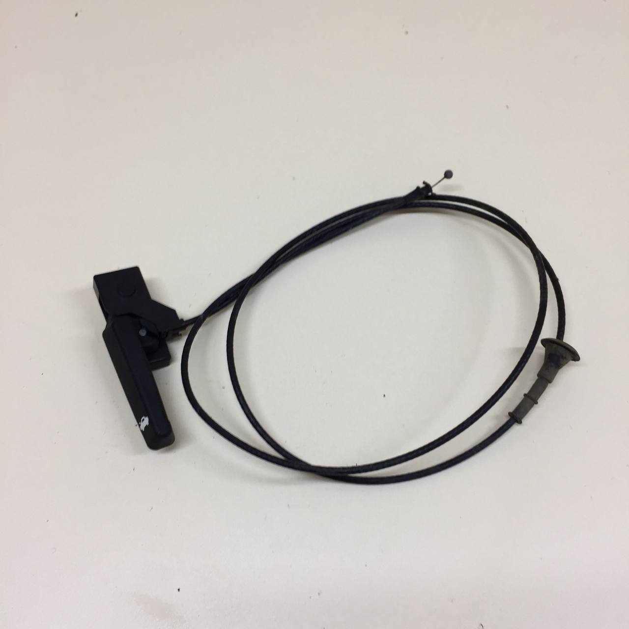 Ручка открывания капота Chevrolet Cobalt (T250) 2011-2015 Ручка открывания капота Chevrolet Cobalt (T250) 2011-2015