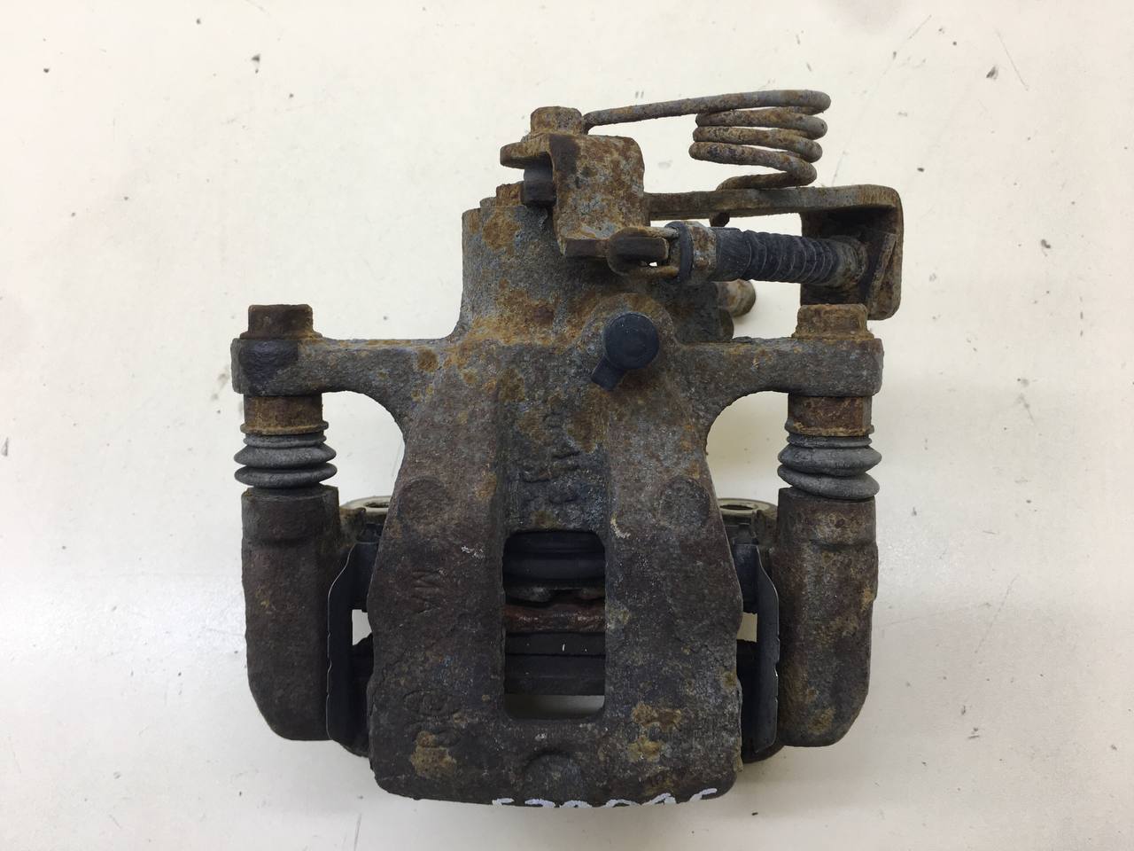 Суппорт задний правый Hyundai Solaris (RB) 2010-2017