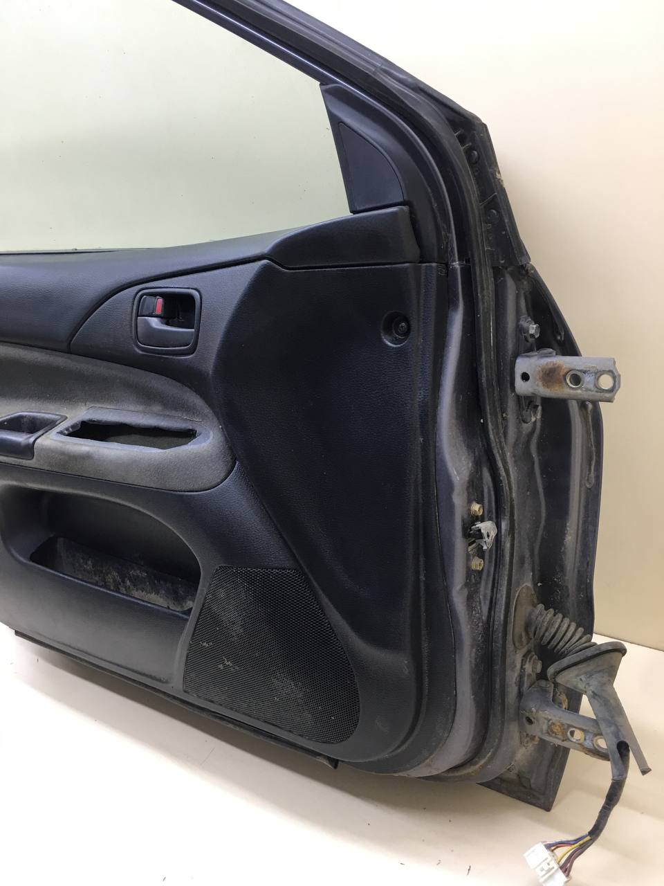 Дверь передняя левая Mitsubishi Lancer 9 (CS/Classic) 2000-2011 Дверь передняя левая Mitsubishi Lancer 9 (CS/Classic) 2000-2011