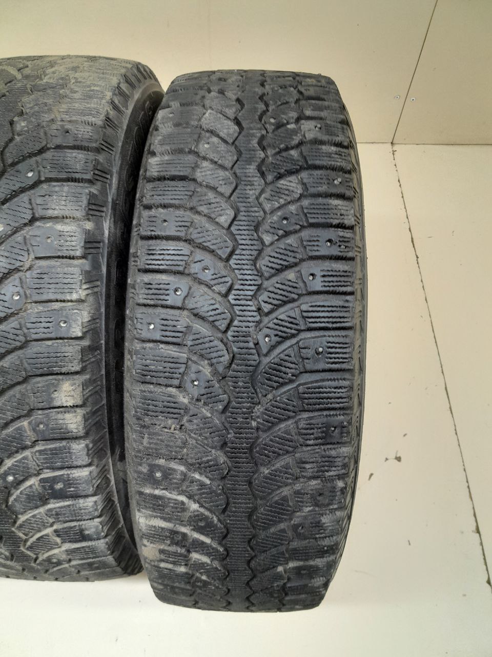 Шины R15 Зимние шипованные Bridgestone Blizzak Spike-01 Шины R15 Зимние шипованные Bridgestone Blizzak Spike-01
