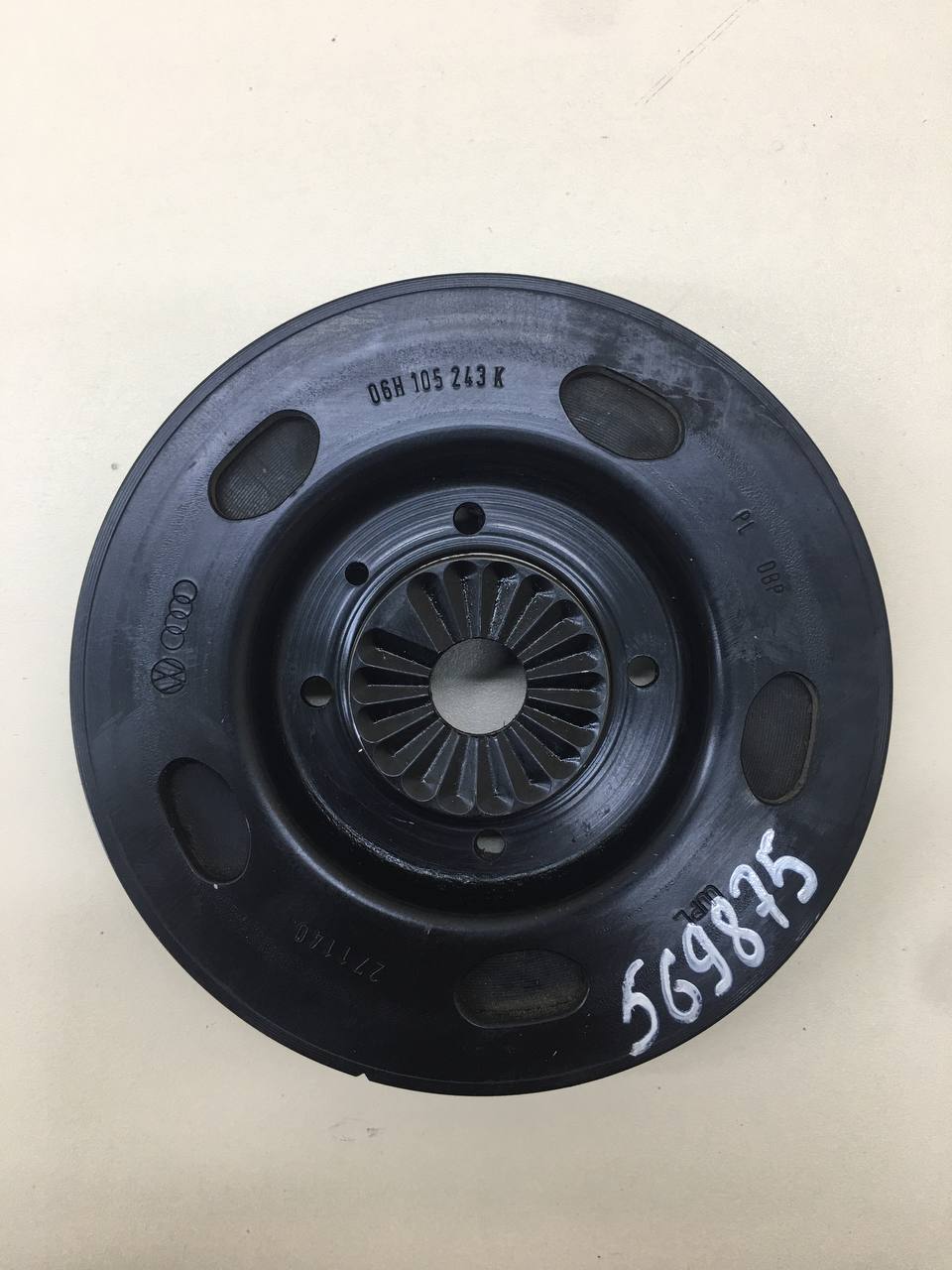 Шкив коленвала Volkswagen Passat B7 2011-2015 Шкив коленвала Volkswagen Passat B7 2011-2015