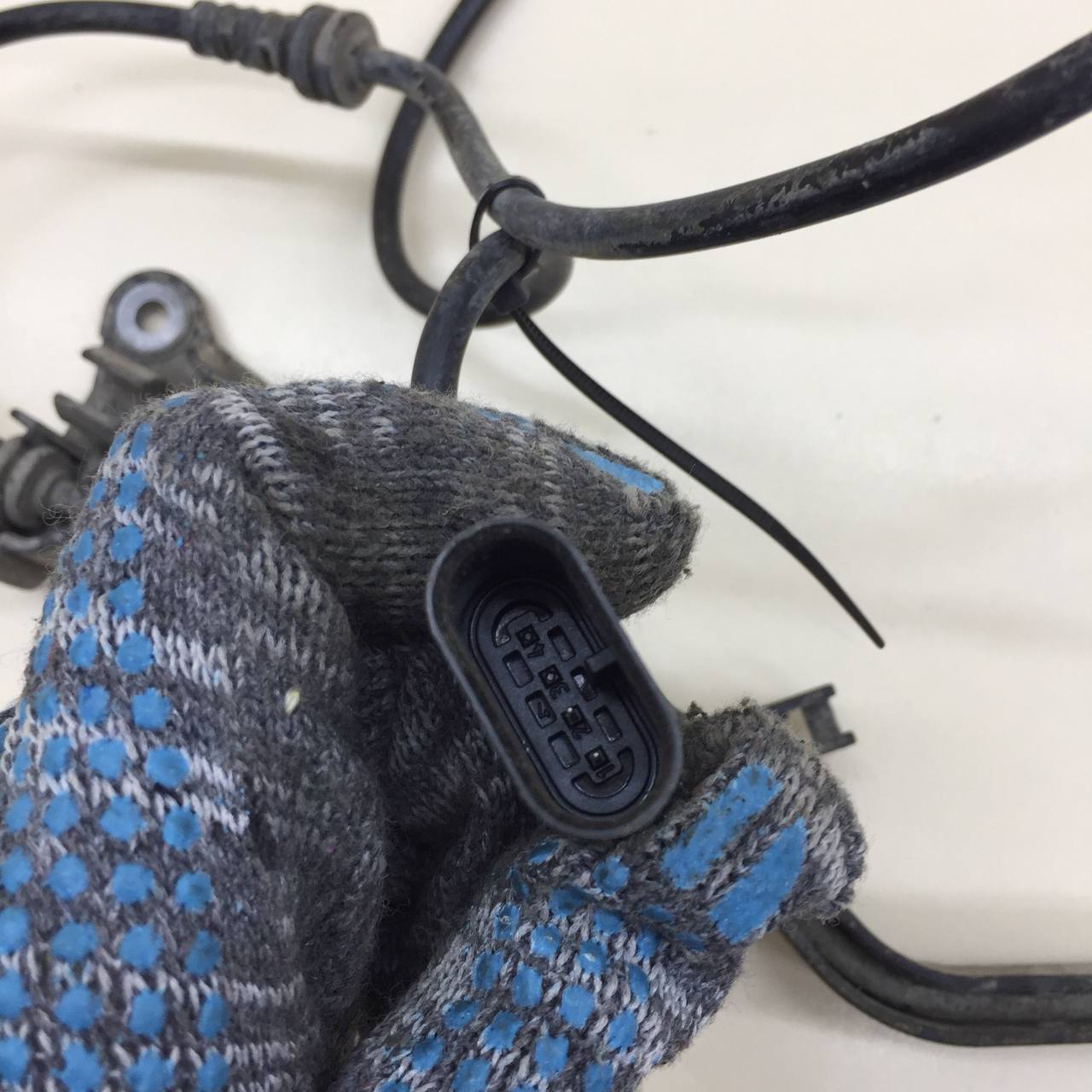 Датчик ABS передний левый Mercedes-Benz C-Class (W205) 2014>