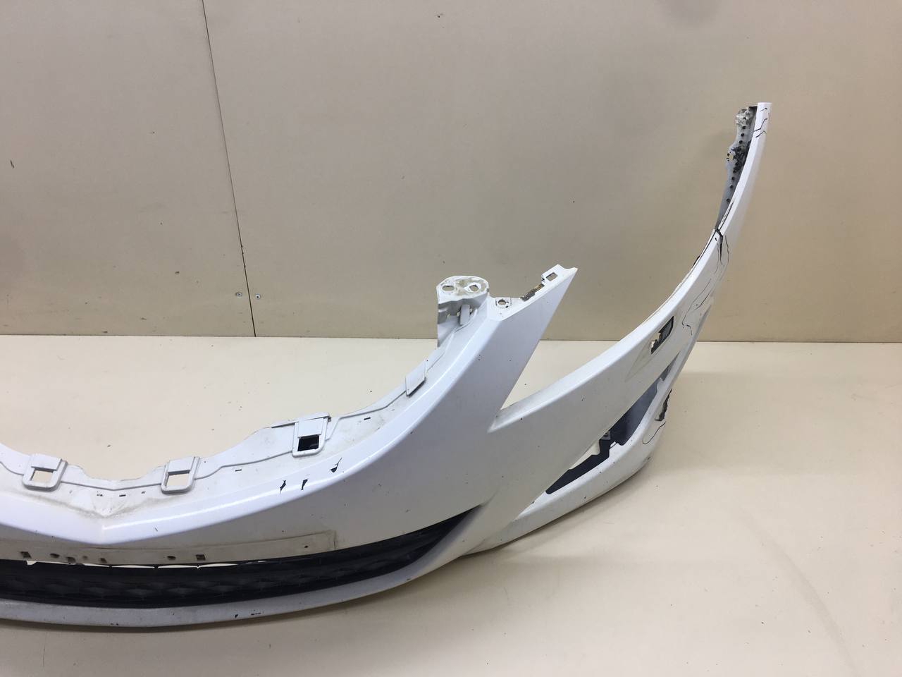 Бампер передний Mazda Mazda 6 (GH) 2007-2012 Бампер передний Mazda Mazda 6 (GH) 2007-2012