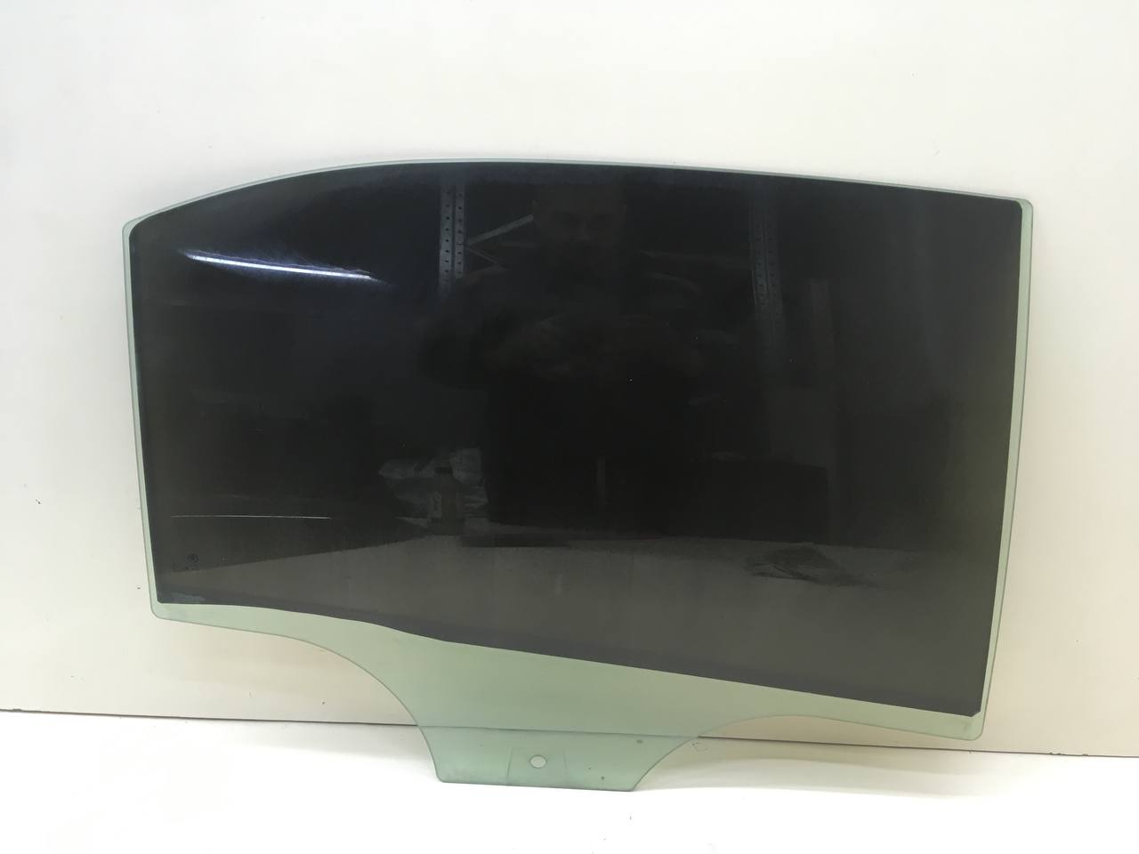 Стекло двери задней правой Skoda Rapid 2012-2020