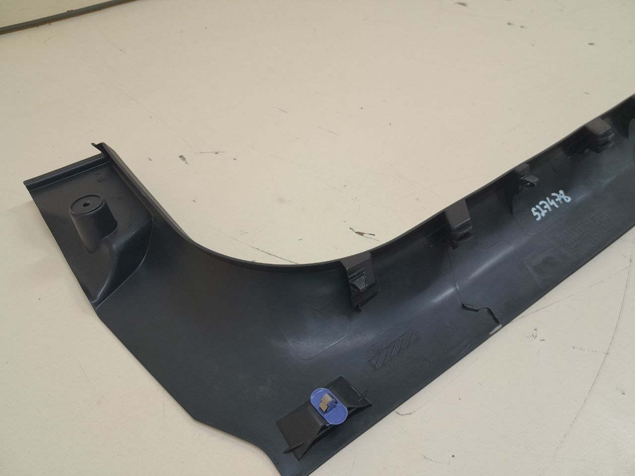 Накладка порога (внутренняя) Lada Vesta 2015>