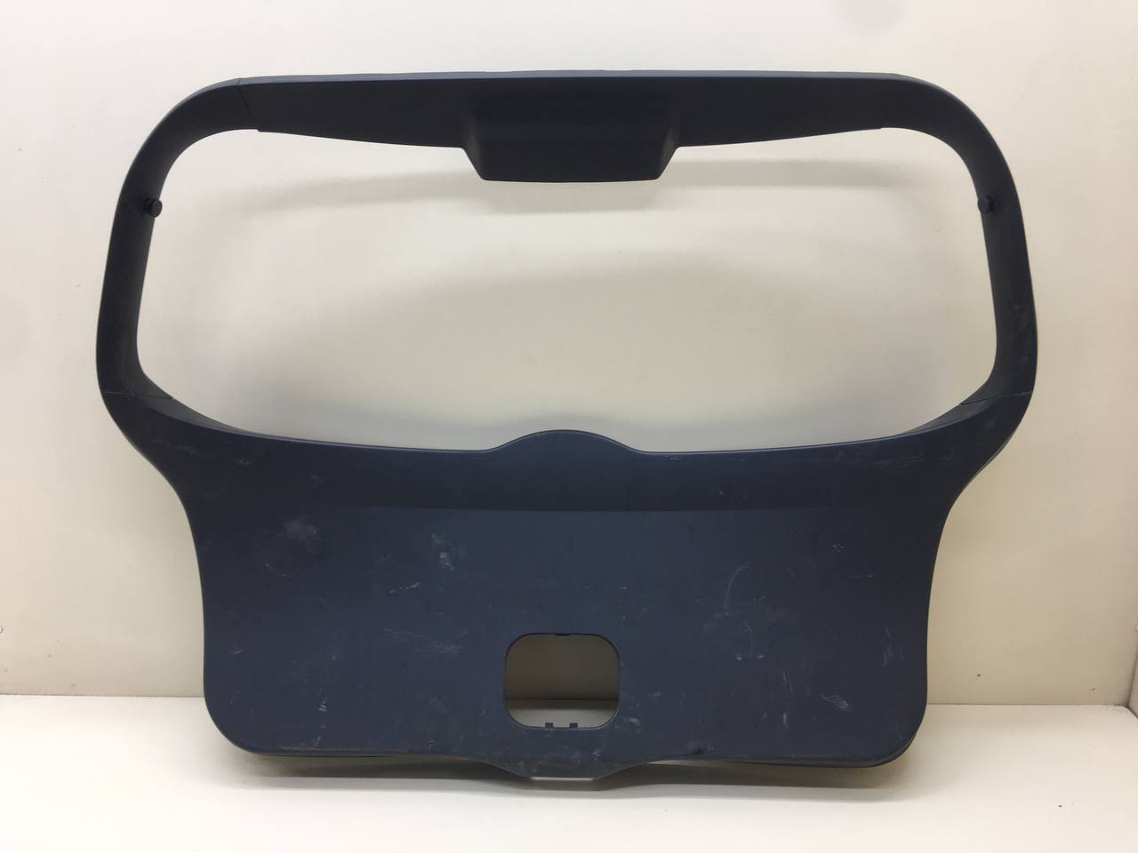 Обшивка крышки багажника Toyota Auris (E150) 2006-2012