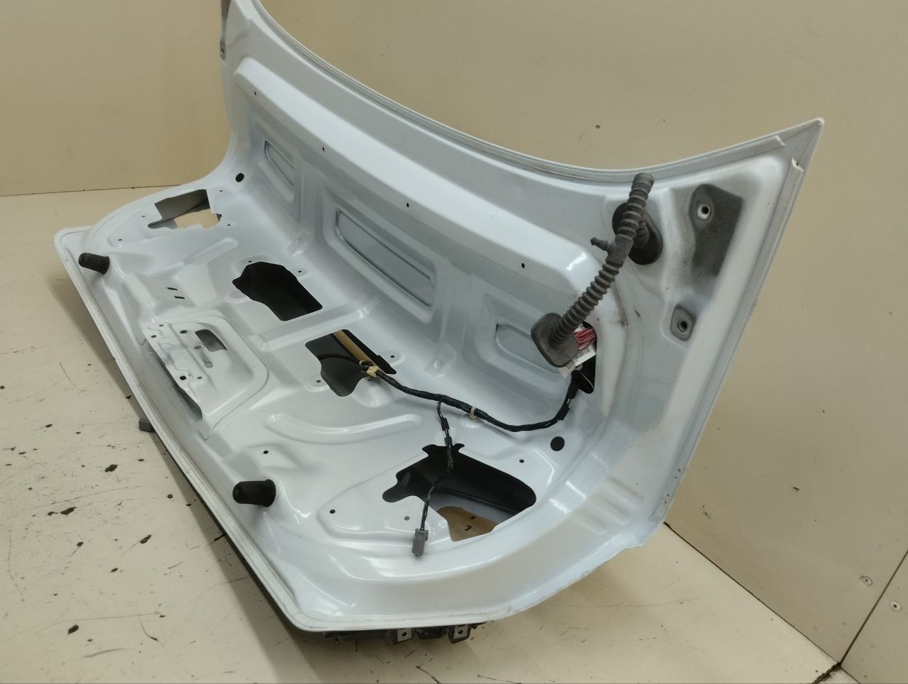 Крышка багажника Ford Mondeo 4 2007-2015 Крышка багажника Ford Mondeo 4 2007-2015