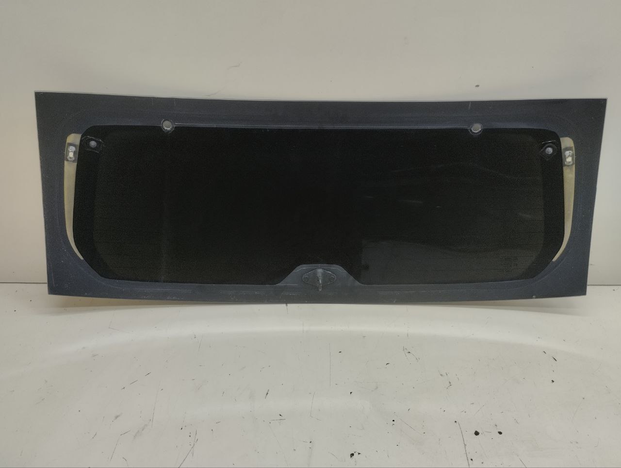 Стекло заднее Chevrolet Captiva (C140) 2011-2016 Стекло заднее Chevrolet Captiva (C140) 2011-2016