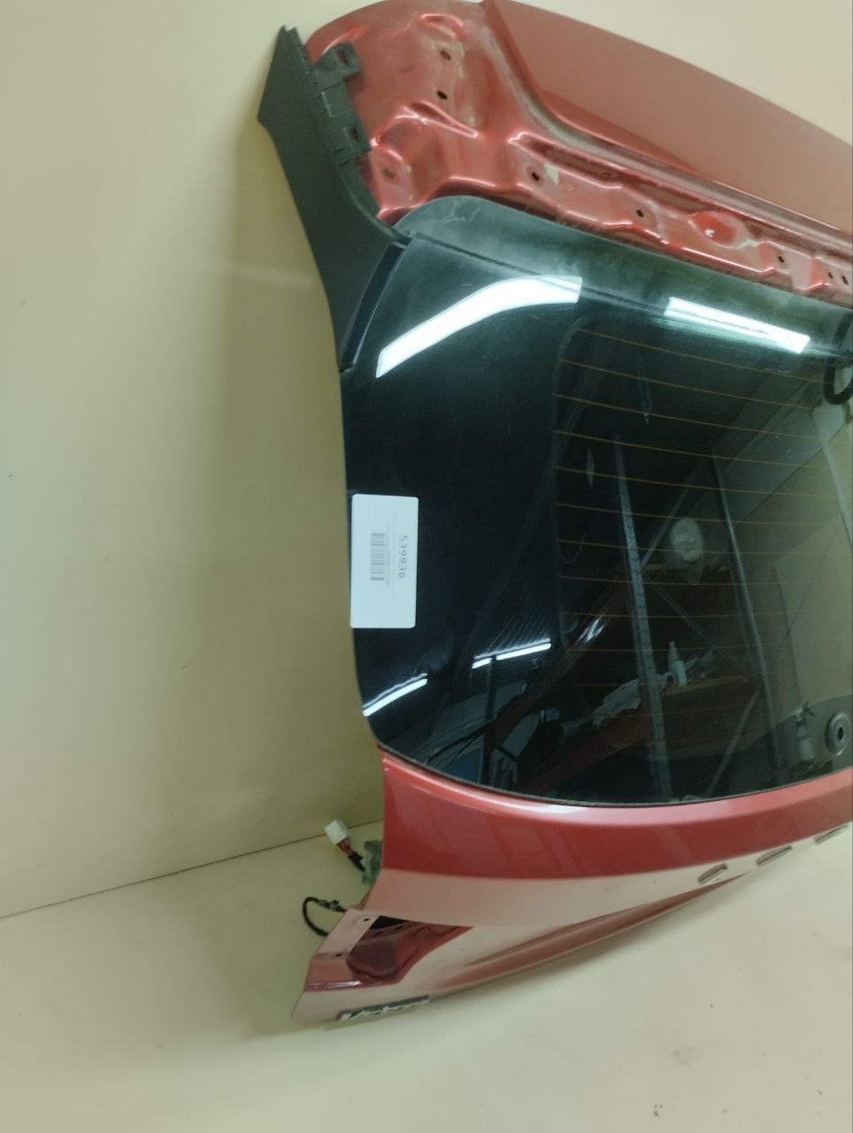 Дверь багажника со стеклом Lada Vesta 2015>