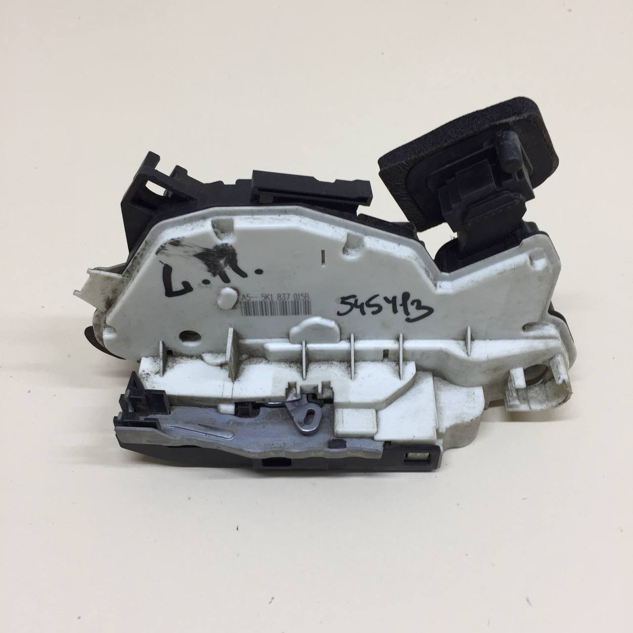 Замок двери передней левой Volkswagen Polo (MK5) 2011-2020 Замок двери передней левой Volkswagen Polo (MK5) 2011-2020