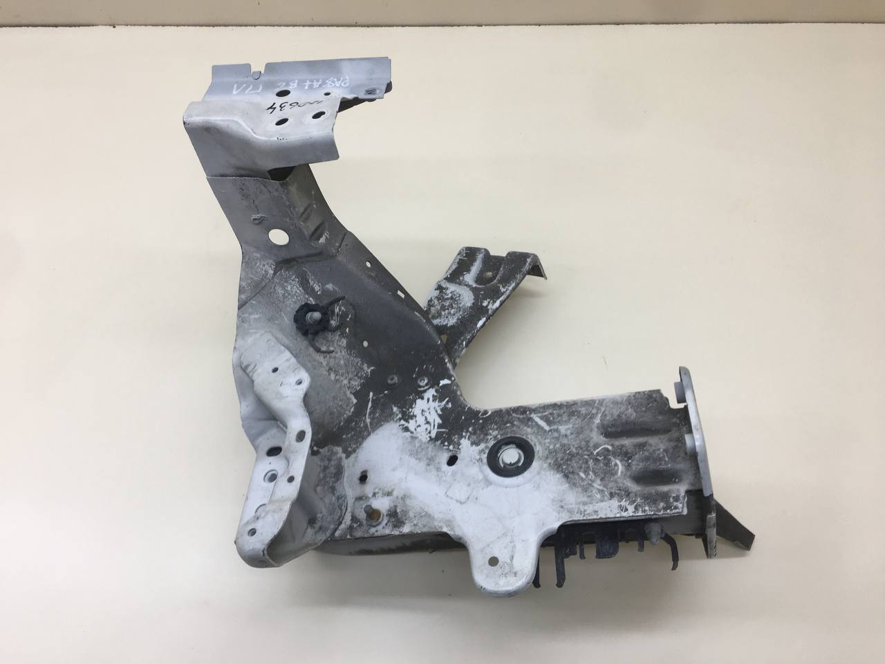 Кузовной элемент Volkswagen Passat B6 2005-2010 Кузовной элемент Volkswagen Passat B6 2005-2010