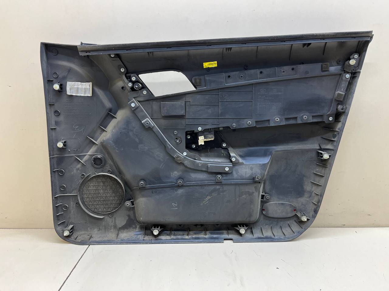 Обшивка двери передней левой Chevrolet Aveo T250 2005-2011