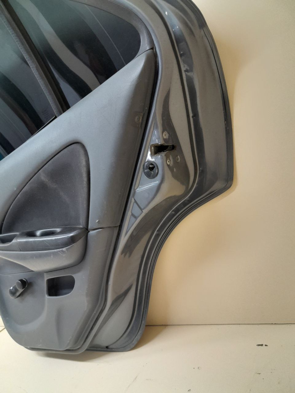 Дверь задняя правая Nissan Almera (N16) 2000-2006 Дверь задняя правая Nissan Almera (N16) 2000-2006