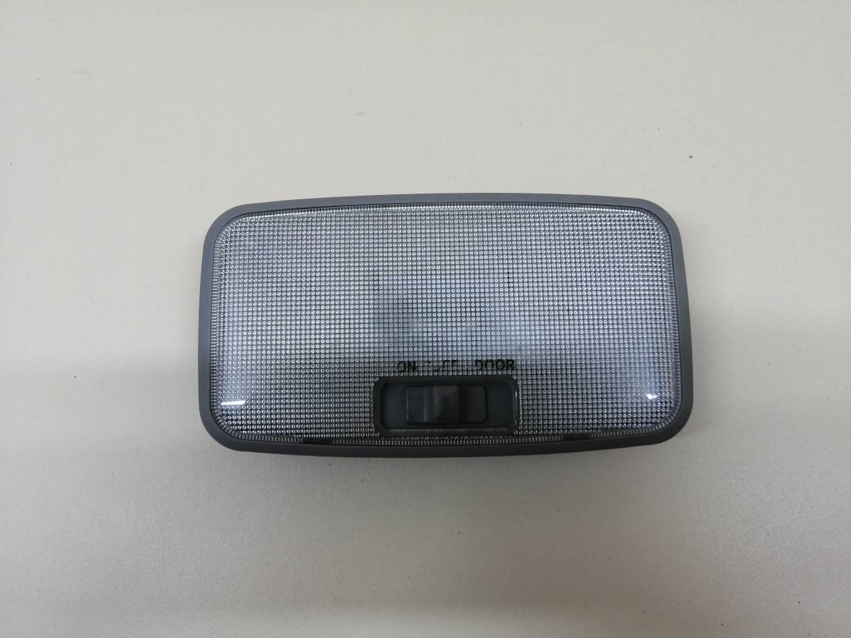 Плафон салонный Toyota Camry (V40) 2006-2011 Плафон салонный Toyota Camry (V40) 2006-2011
