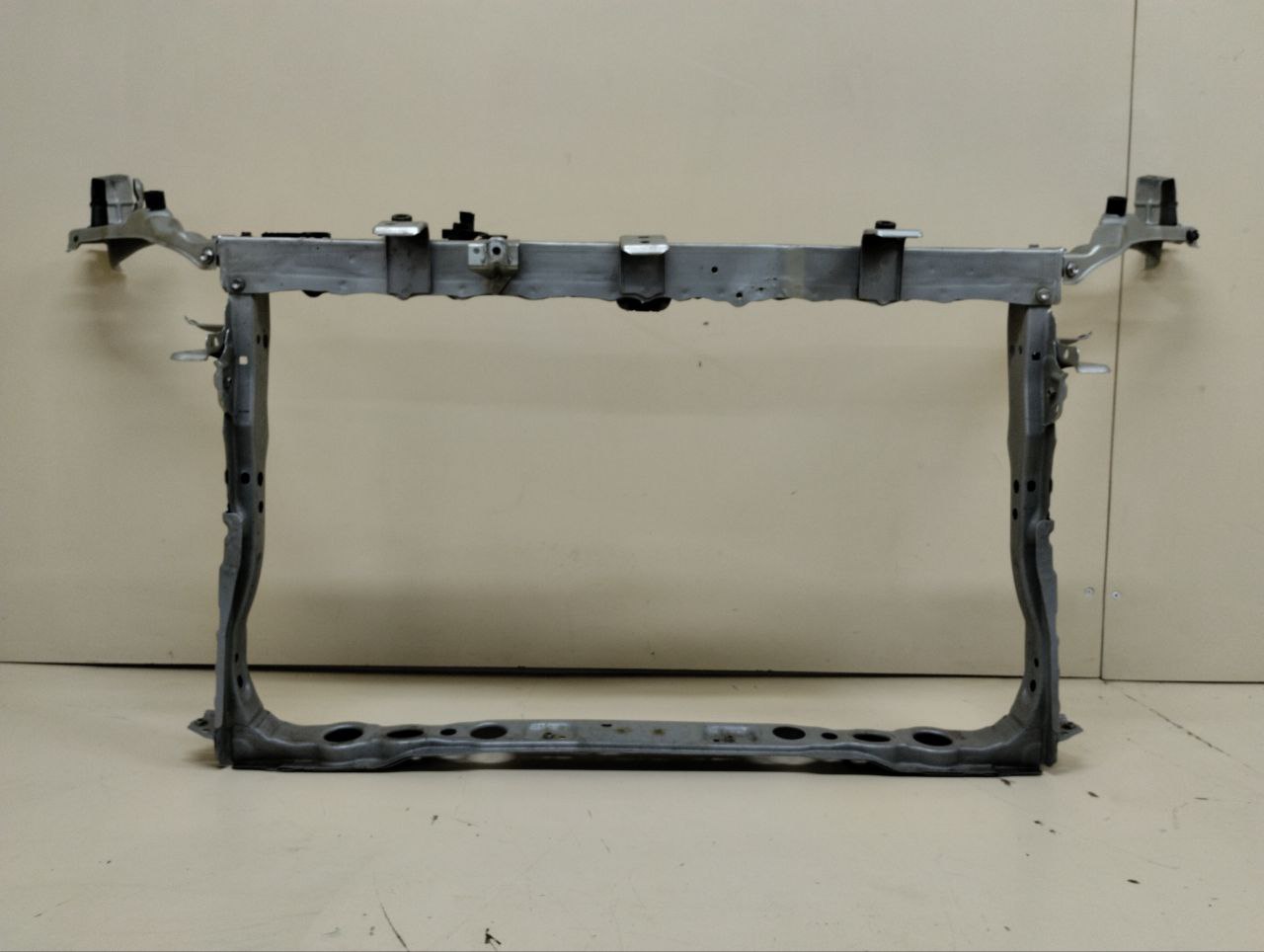 Панель передняя Toyota Auris (E150) 2006-2012 Панель передняя Toyota Auris (E150) 2006-2012