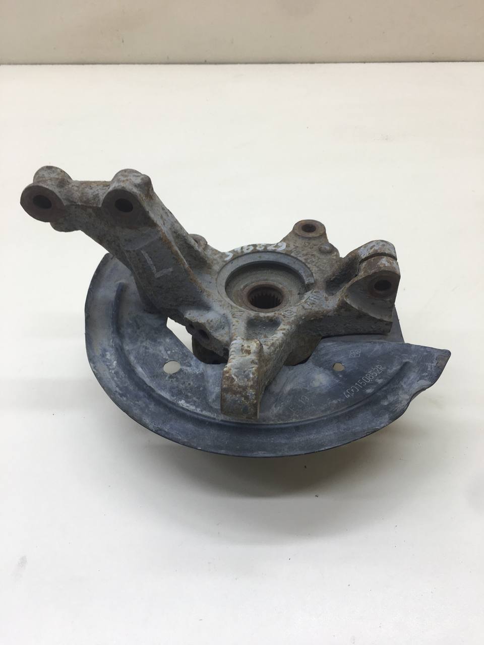 Кулак поворотный передний левый Renault Logan (2) 2014>