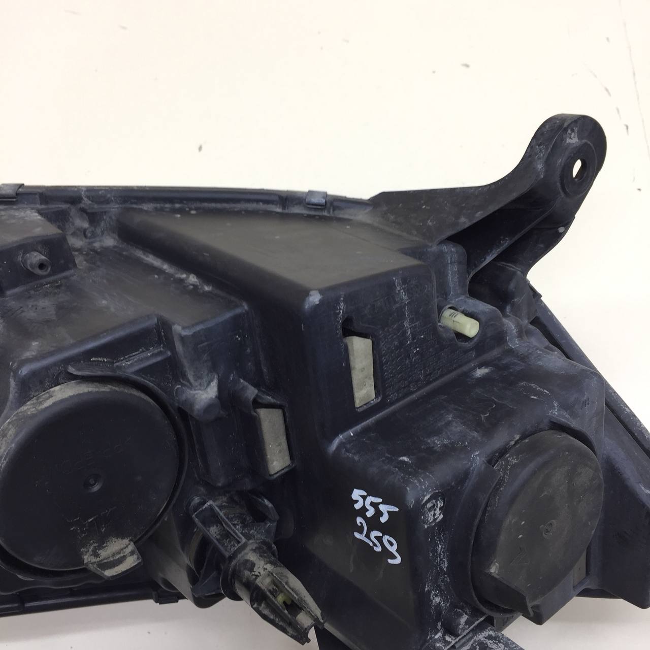 Фара левая Renault Sandero Stepway (5S) 2014-2022 Фара левая Renault Sandero Stepway (5S) 2014-2022
