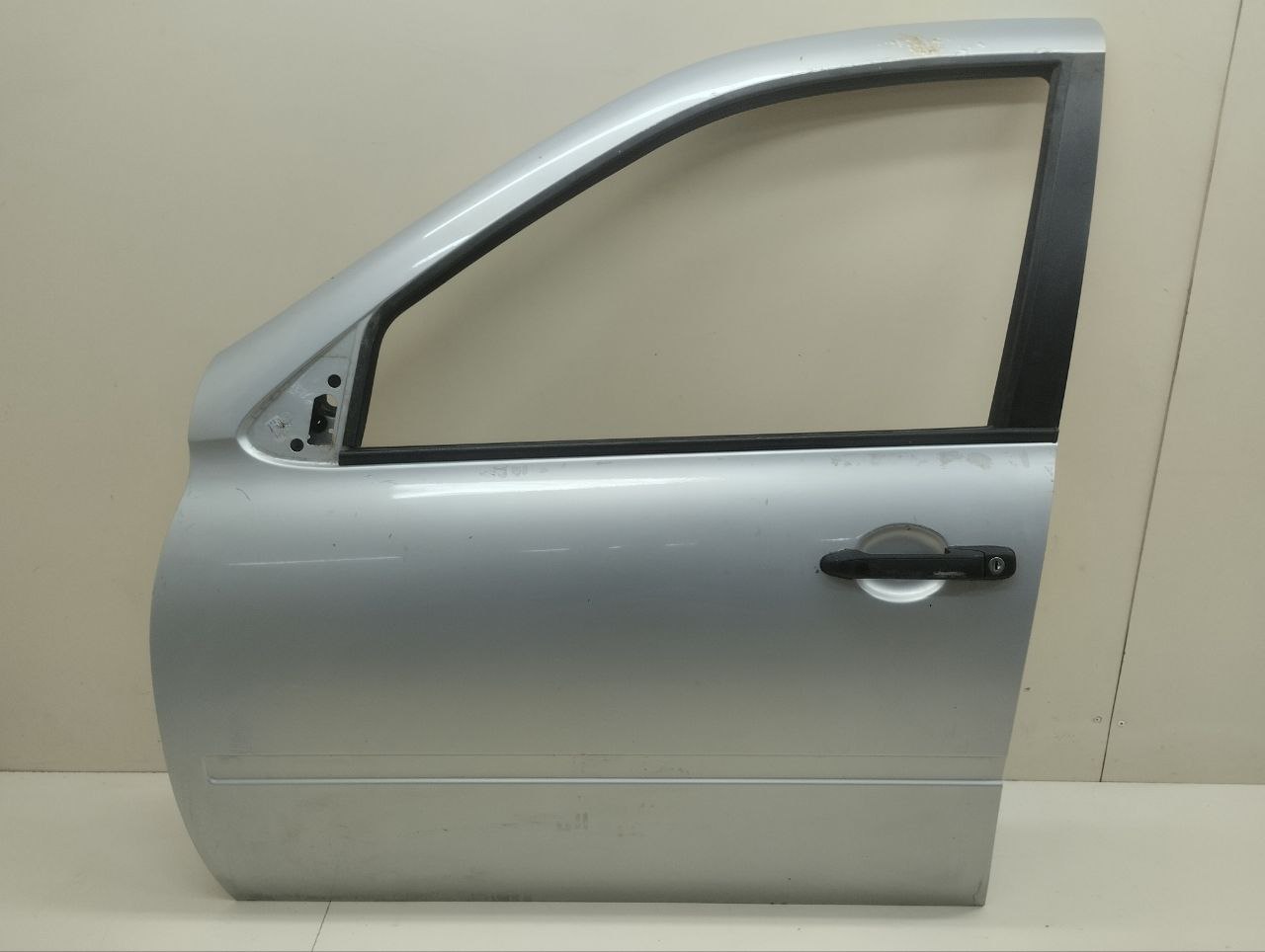 Дверь передняя левая Lada Granta 2011>