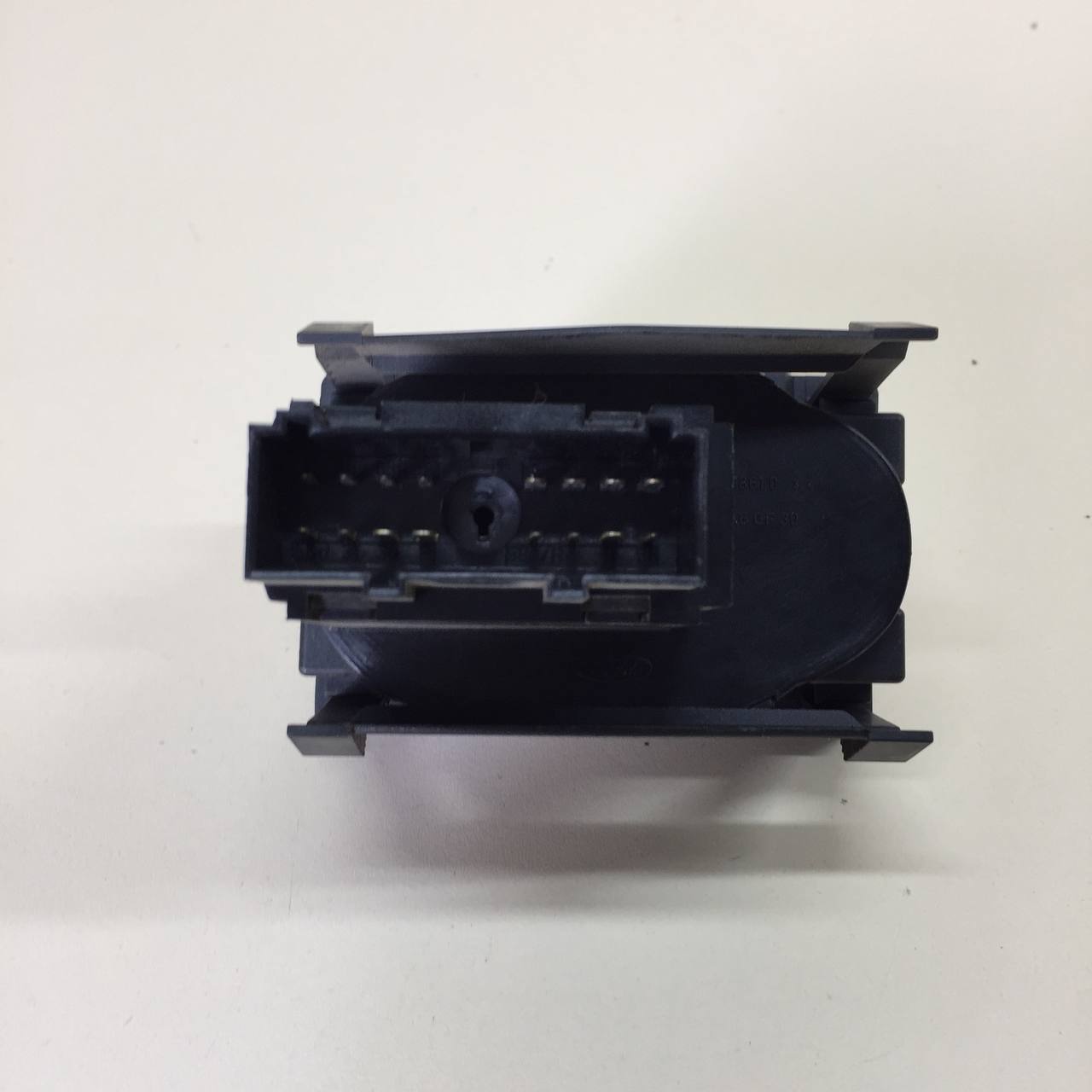 Переключатель света фар Ford Fiesta (MK5) 2002-2008 Переключатель света фар Ford Fiesta (MK5) 2002-2008