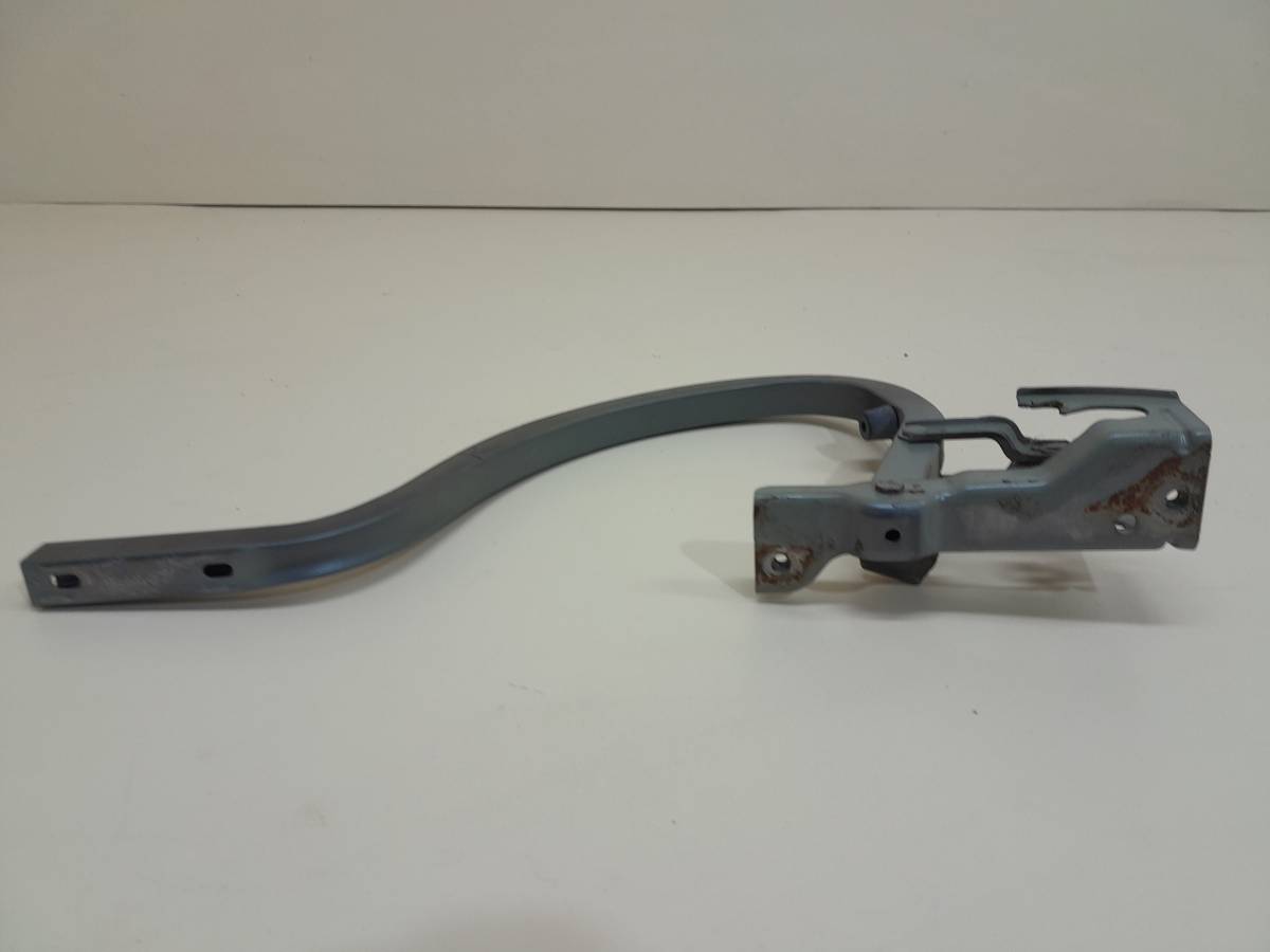Петля крышки багажника Chevrolet Cobalt (T250) 2011-2015