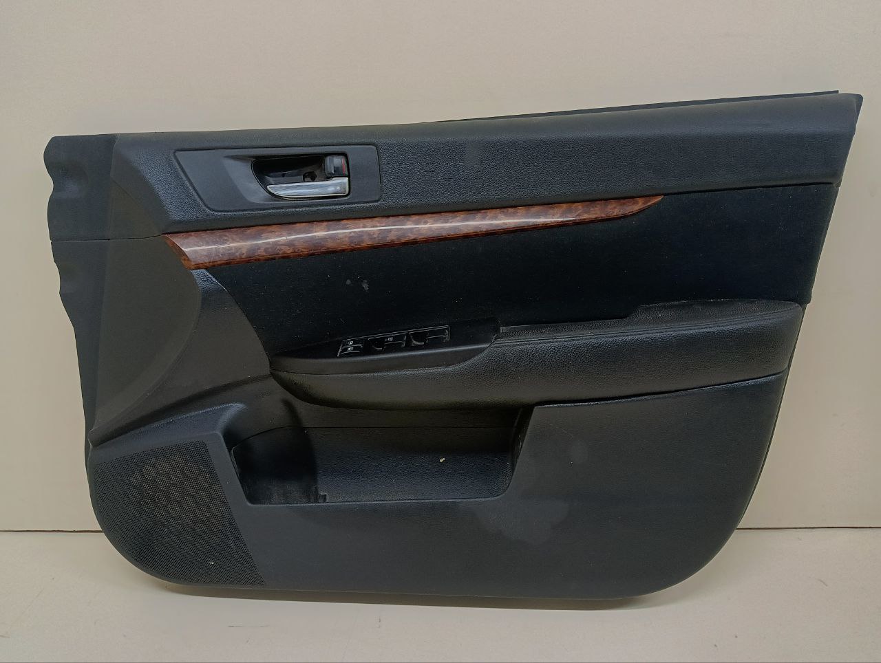 Обшивка двери передней правой Subaru Legacy (B14) 2010-2015