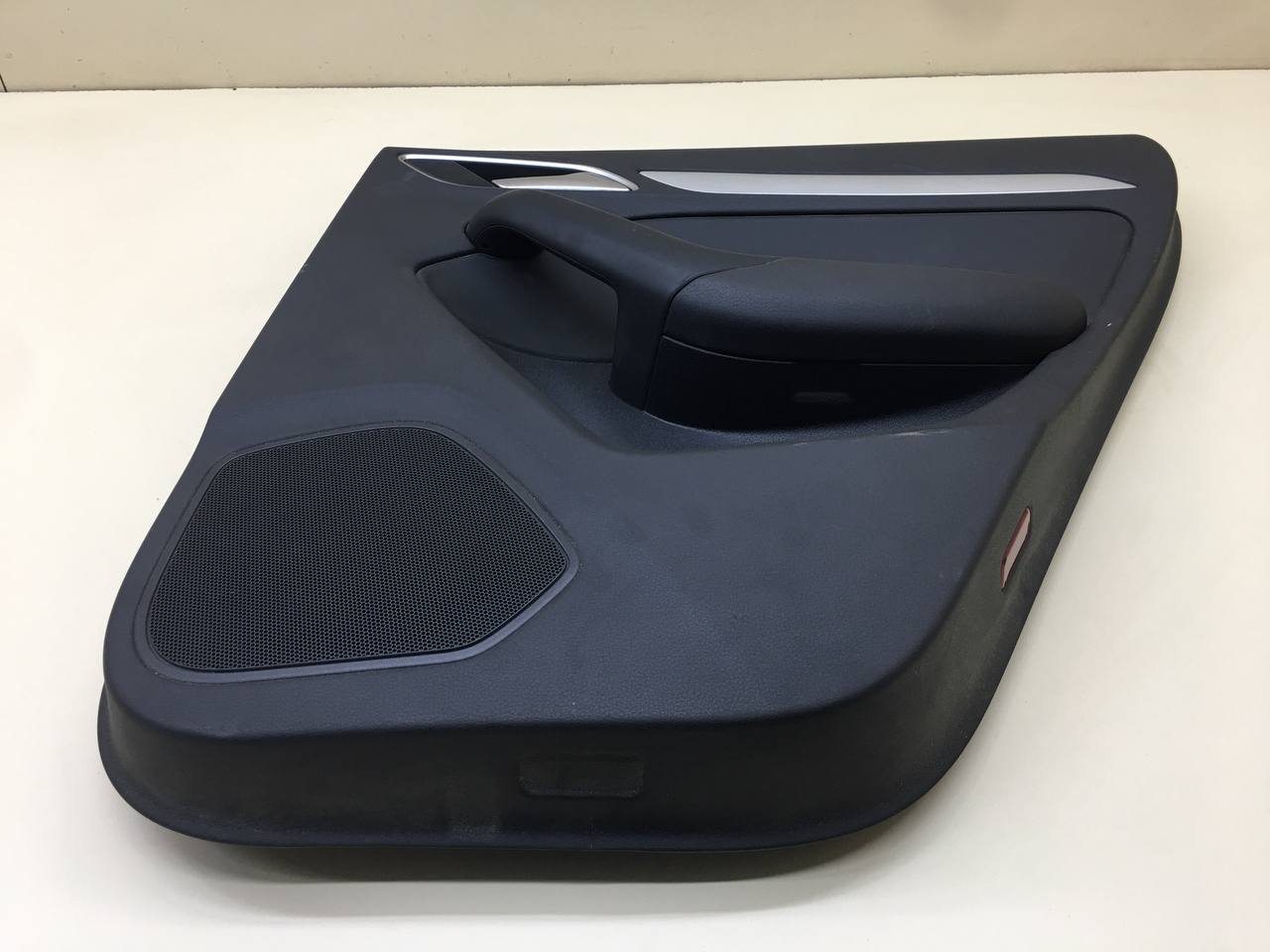 Обшивка двери задней правой Audi Audi Q3 (8U) 2012>