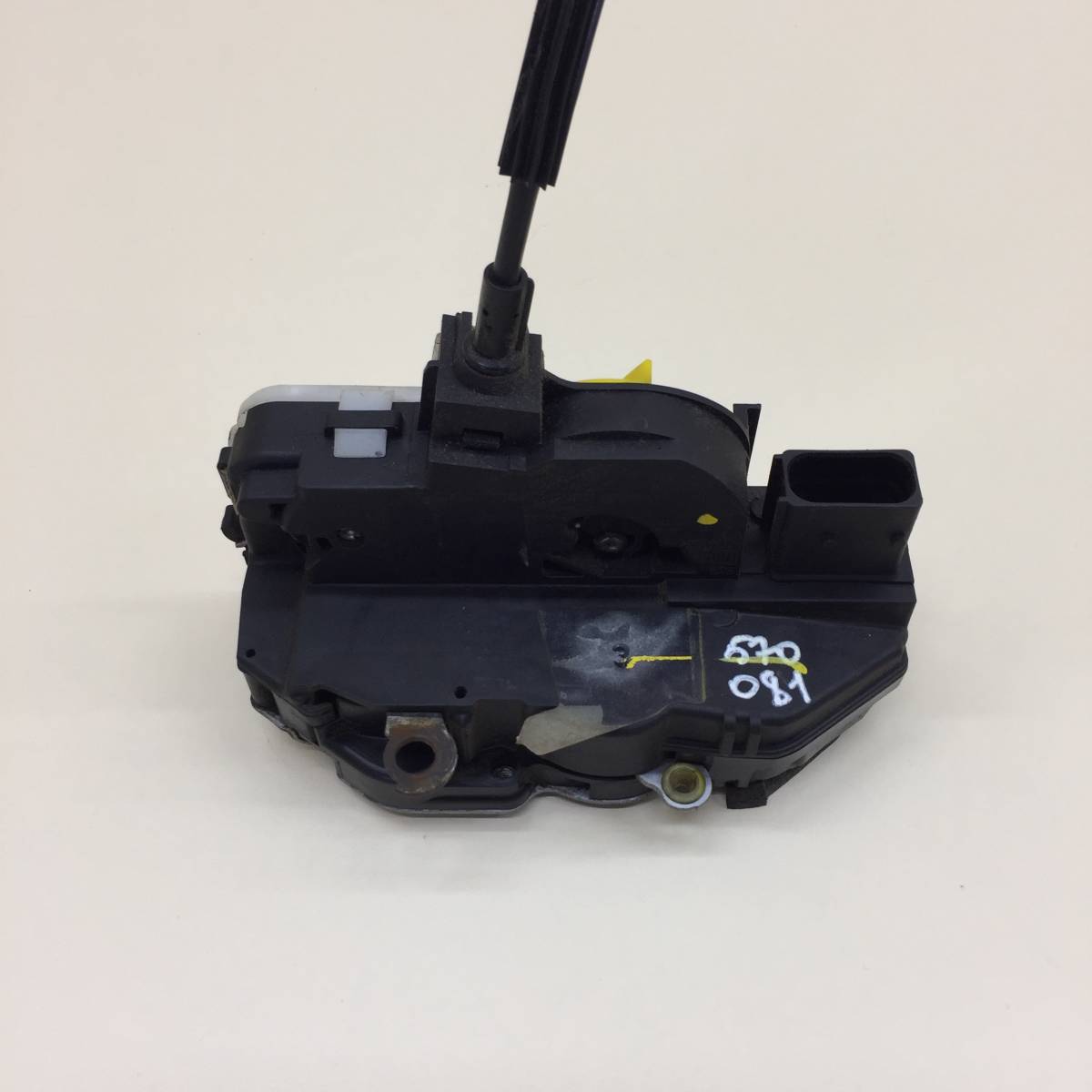 Замок двери передней левой Chevrolet Cruze (J300) 2009-2016