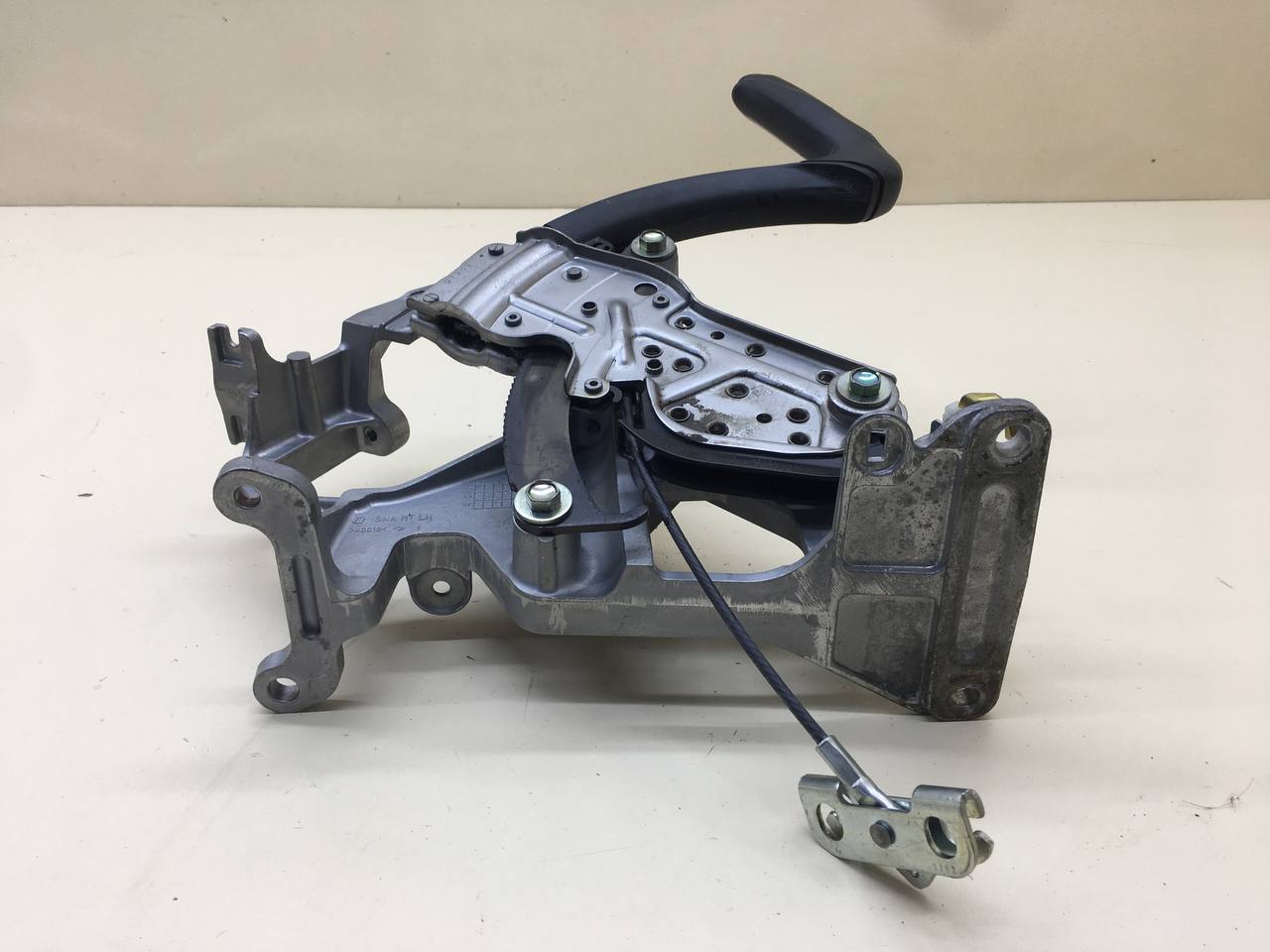 Рычаг стояночного тормоза Honda Civic 4D 2006-2012