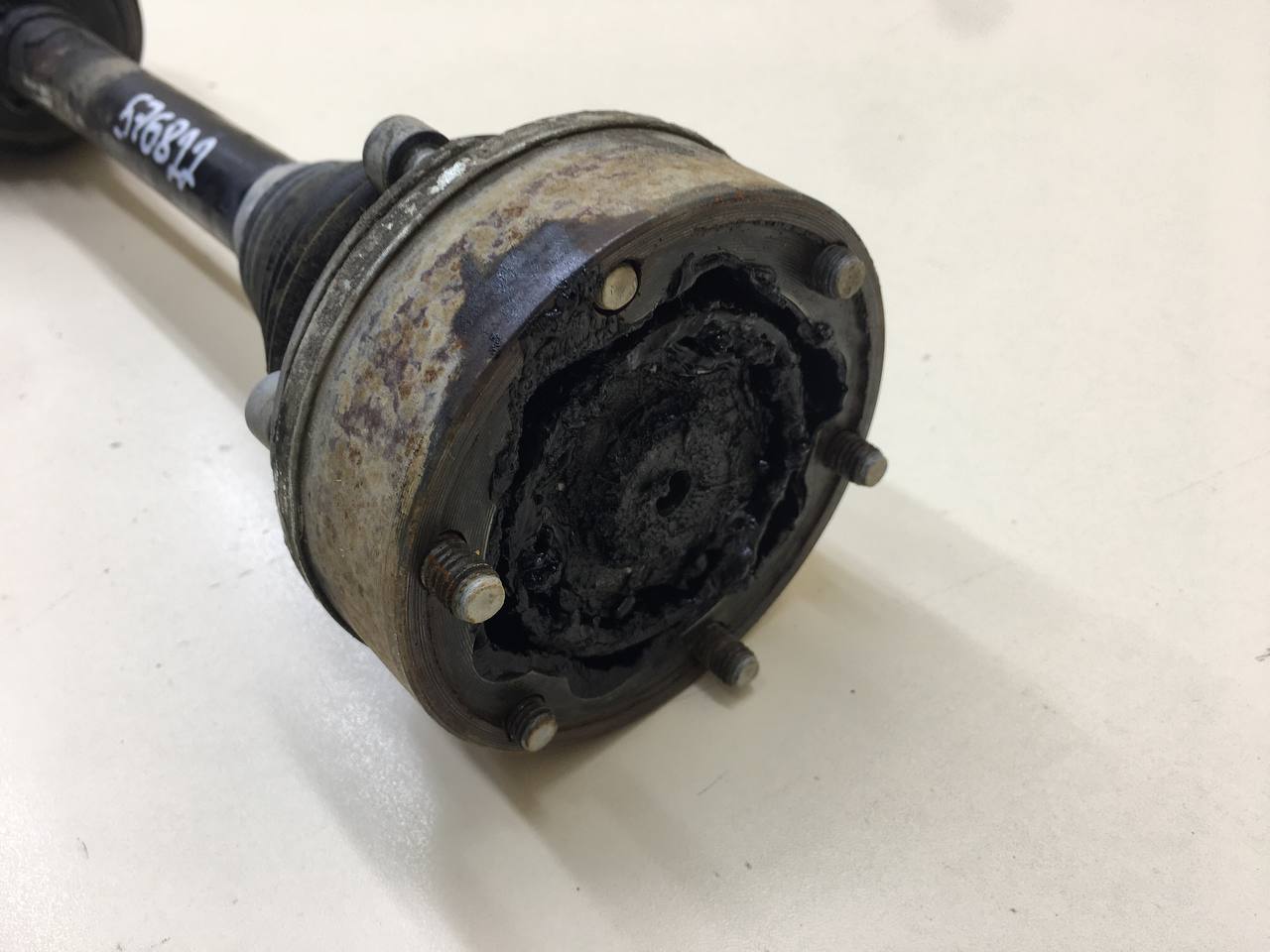 Полуось передняя левая Volkswagen Polo (MK5) 2011-2020