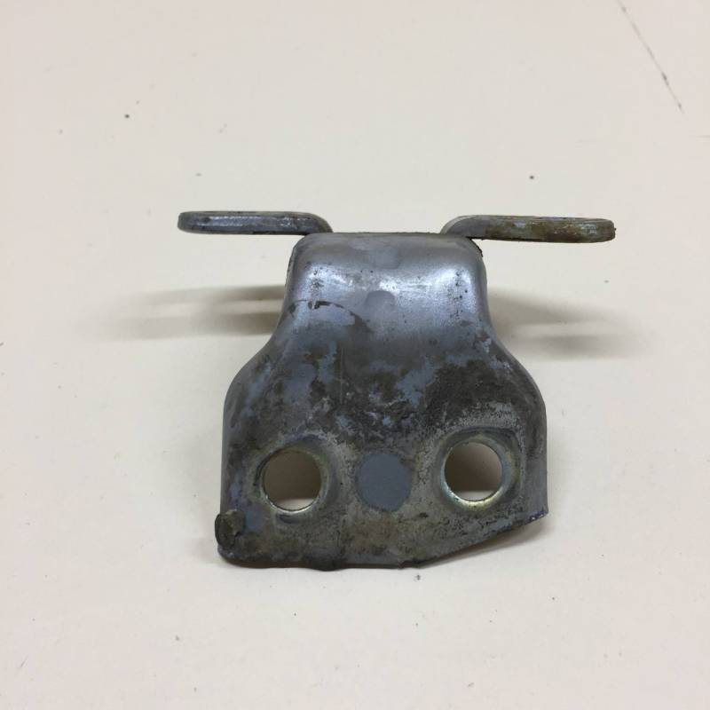 Петля двери задней правой нижняя Kia Sephia 2001-2004