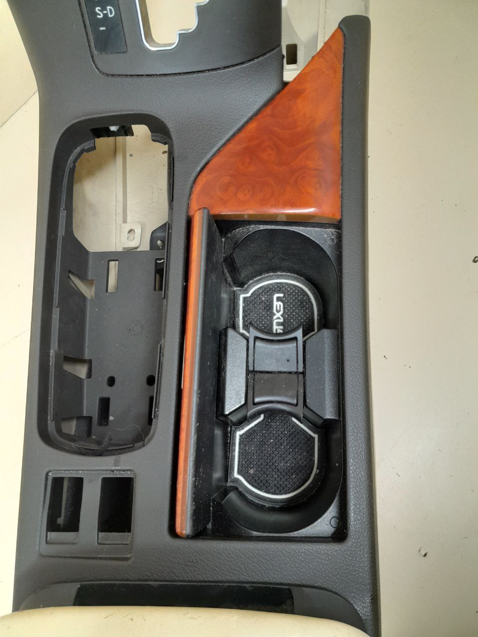 Консоль центральная Lexus RX 350 /450h (XL10) 2009-2015 Консоль центральная Lexus RX 350 /450h (XL10) 2009-2015