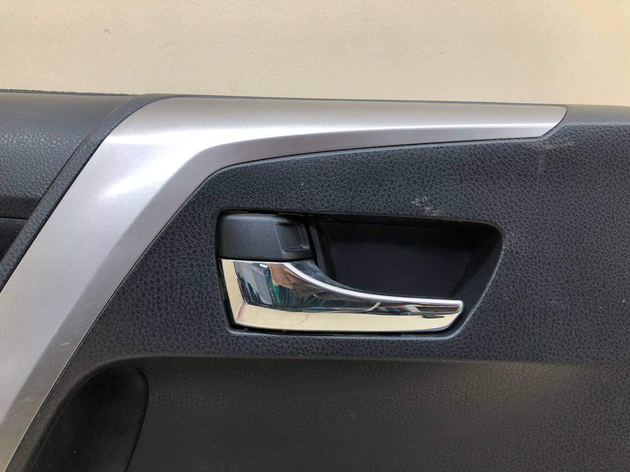 Обшивка двери задней левой Toyota Rav 4 (XA40) 2013-2019