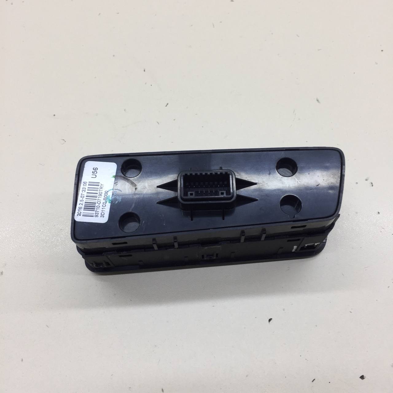 Блок кнопок Hyundai Tucson (TL) 2015-2021 Блок кнопок Hyundai Tucson (TL) 2015-2021