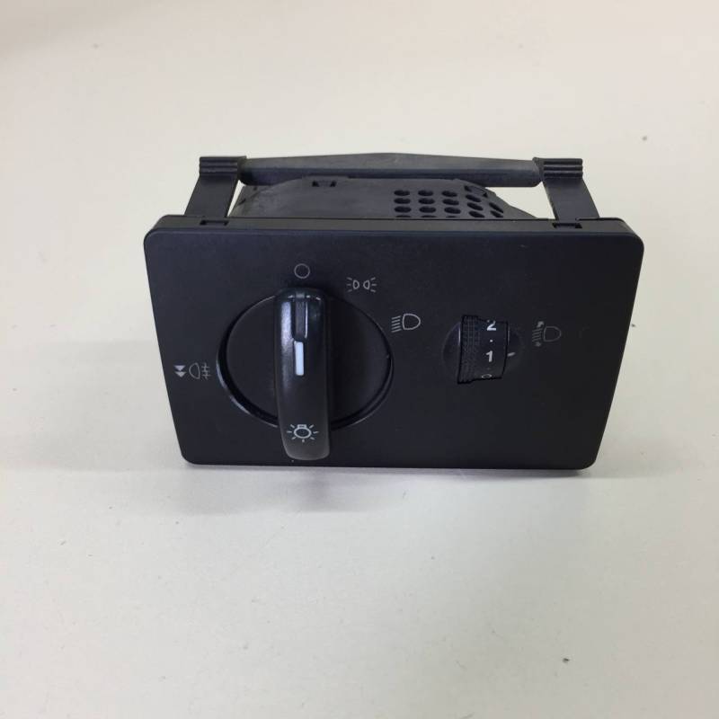 Переключатель света фар Ford Fiesta (MK5) 2002-2008 Переключатель света фар Ford Fiesta (MK5) 2002-2008