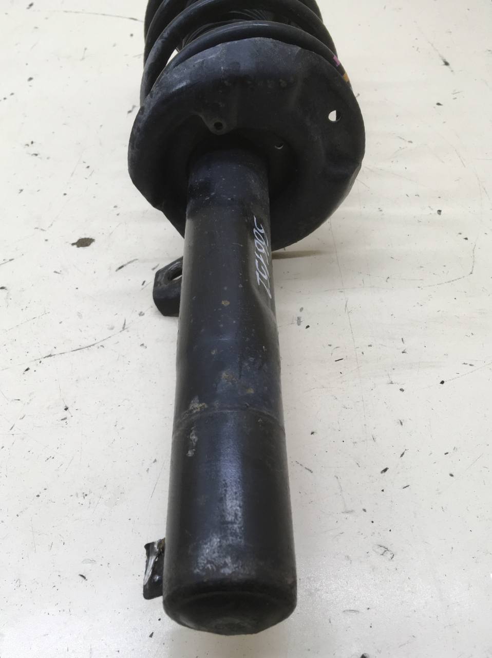 Амортизатор передний Skoda Octavia (A5 1Z-) 2004-2013