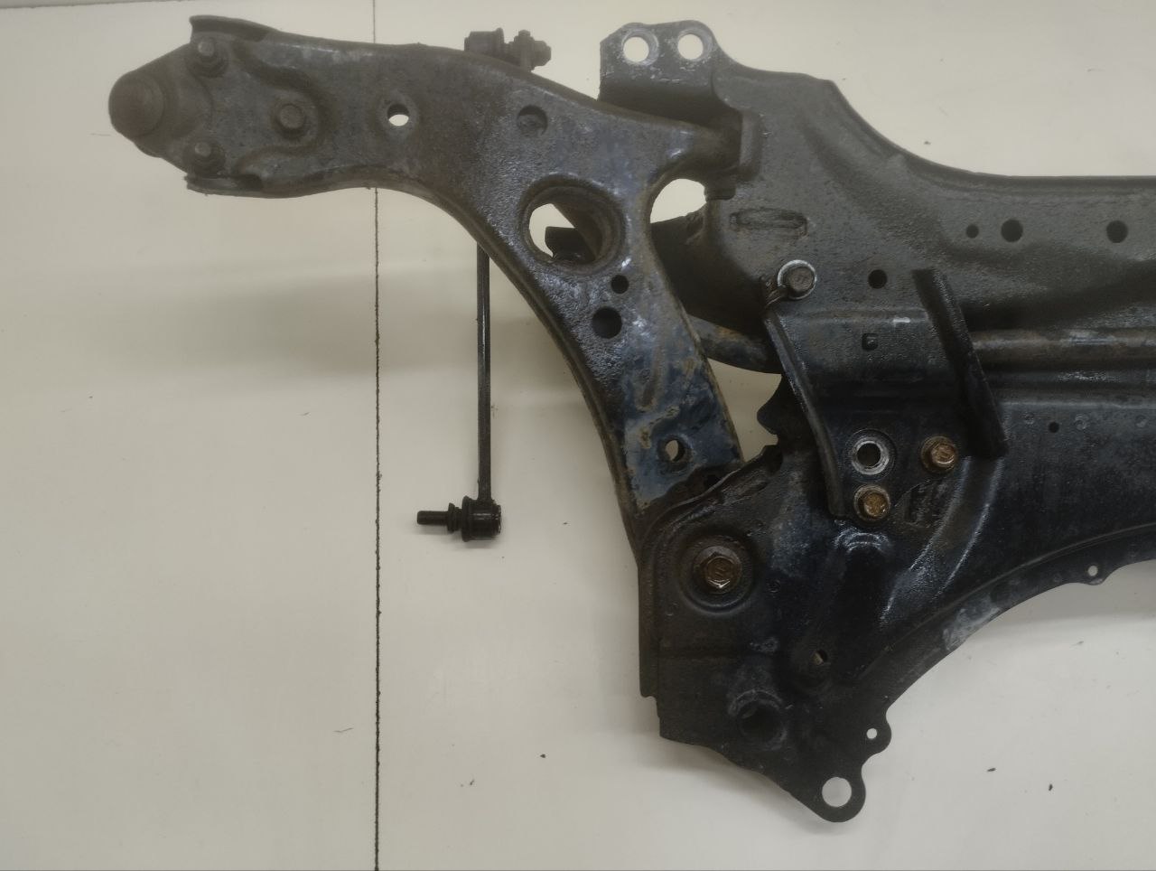 Балка подмоторная Toyota Auris (E150) 2006-2012 Балка подмоторная Toyota Auris (E150) 2006-2012