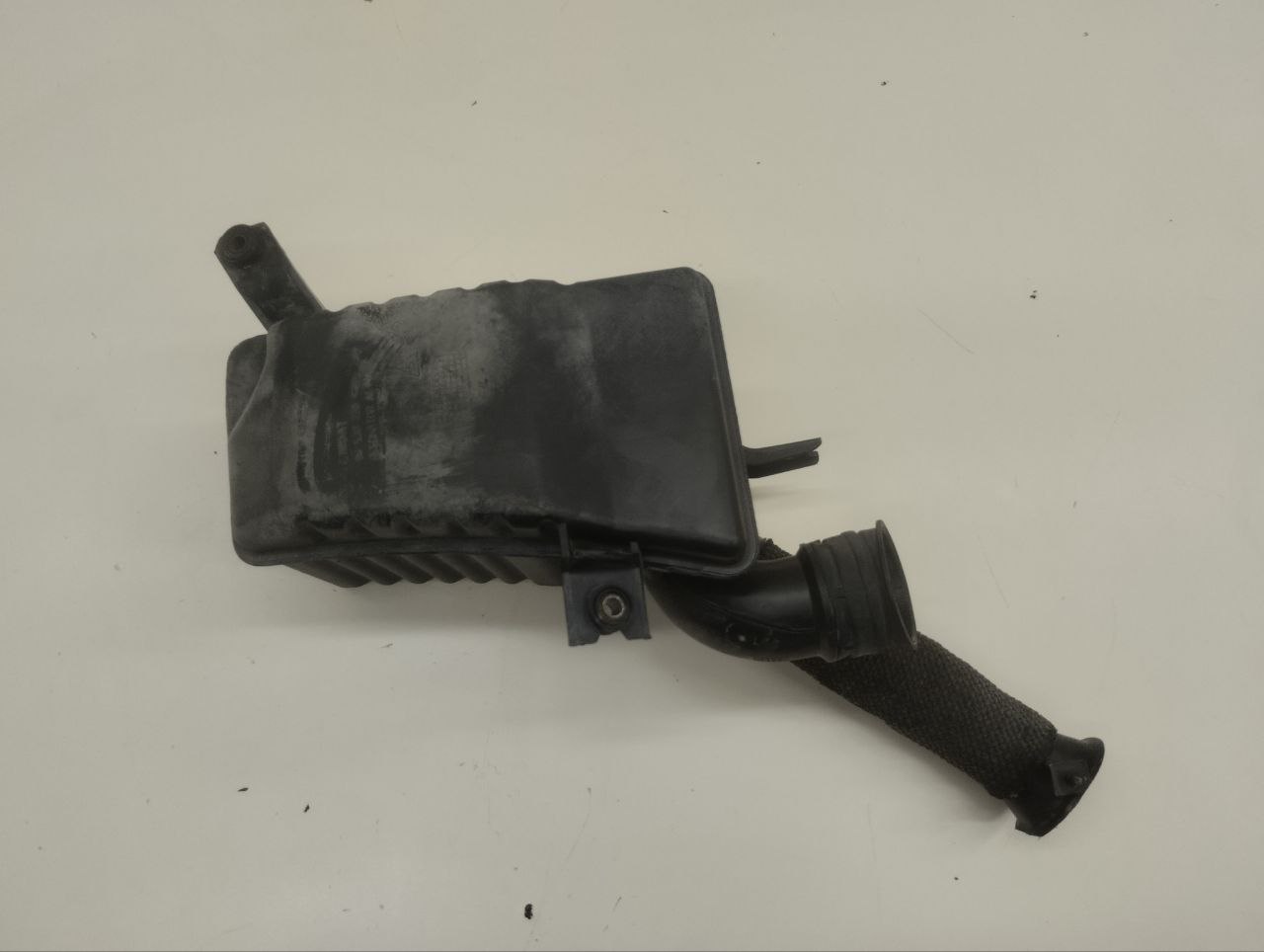 Резонатор воздушного фильтра Chevrolet Aveo T250 2005-2011