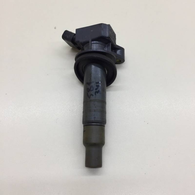 Катушка зажигания Toyota Corolla E120 2001-2007 Катушка зажигания Toyota Corolla E120 2001-2007
