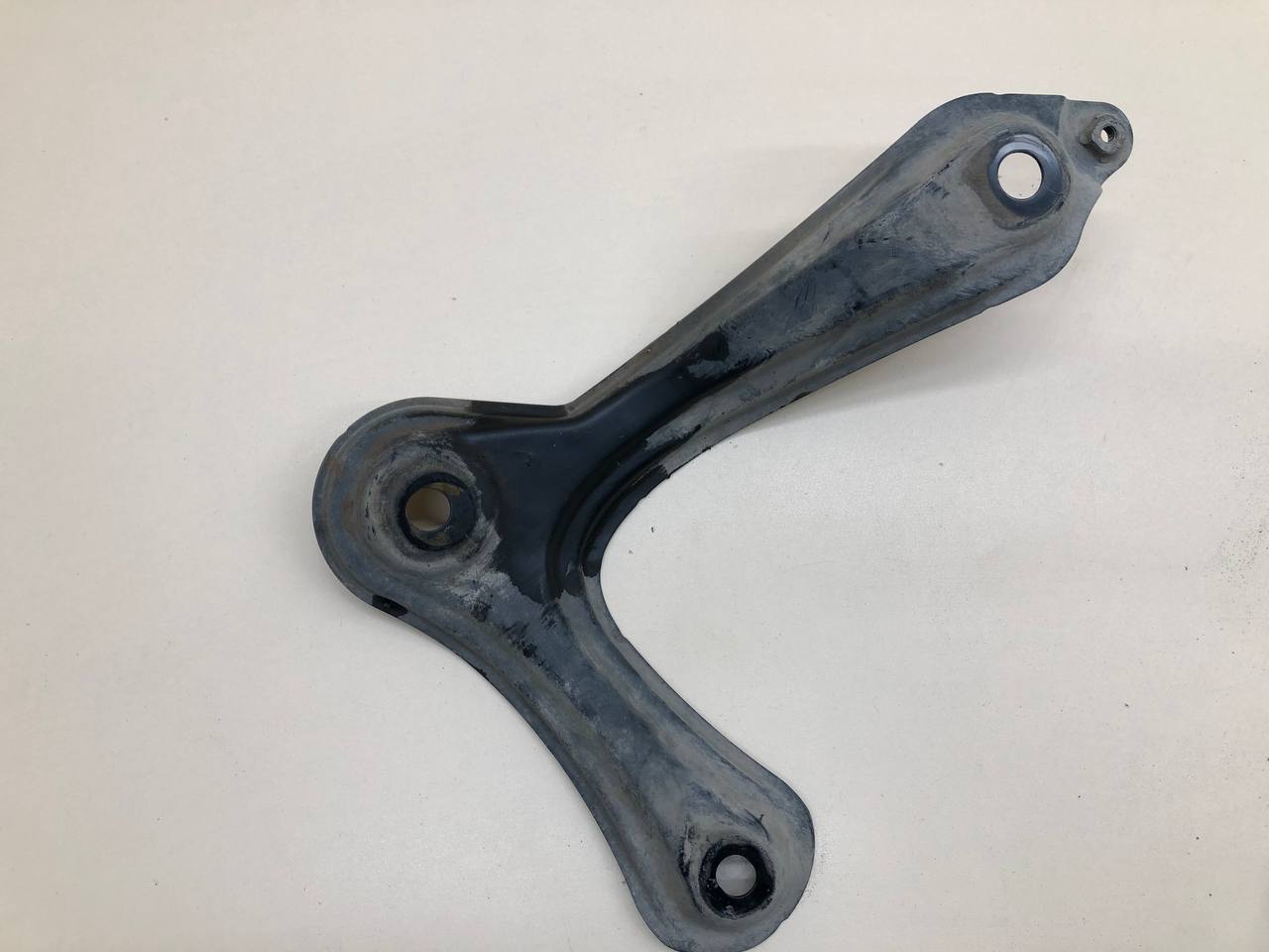 Кронштейн передней балки Toyota Rav 4 (A30) 2006-2013