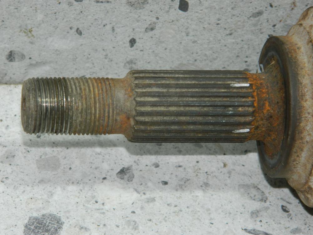 Полуось передняя левая Renault Megane (2) 2002-2009 Полуось передняя левая Renault Megane (2) 2002-2009