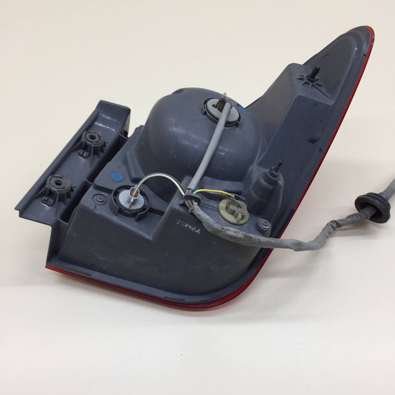 Фонарь задний наружный левый Chevrolet Cruze (J300) 2009-2016